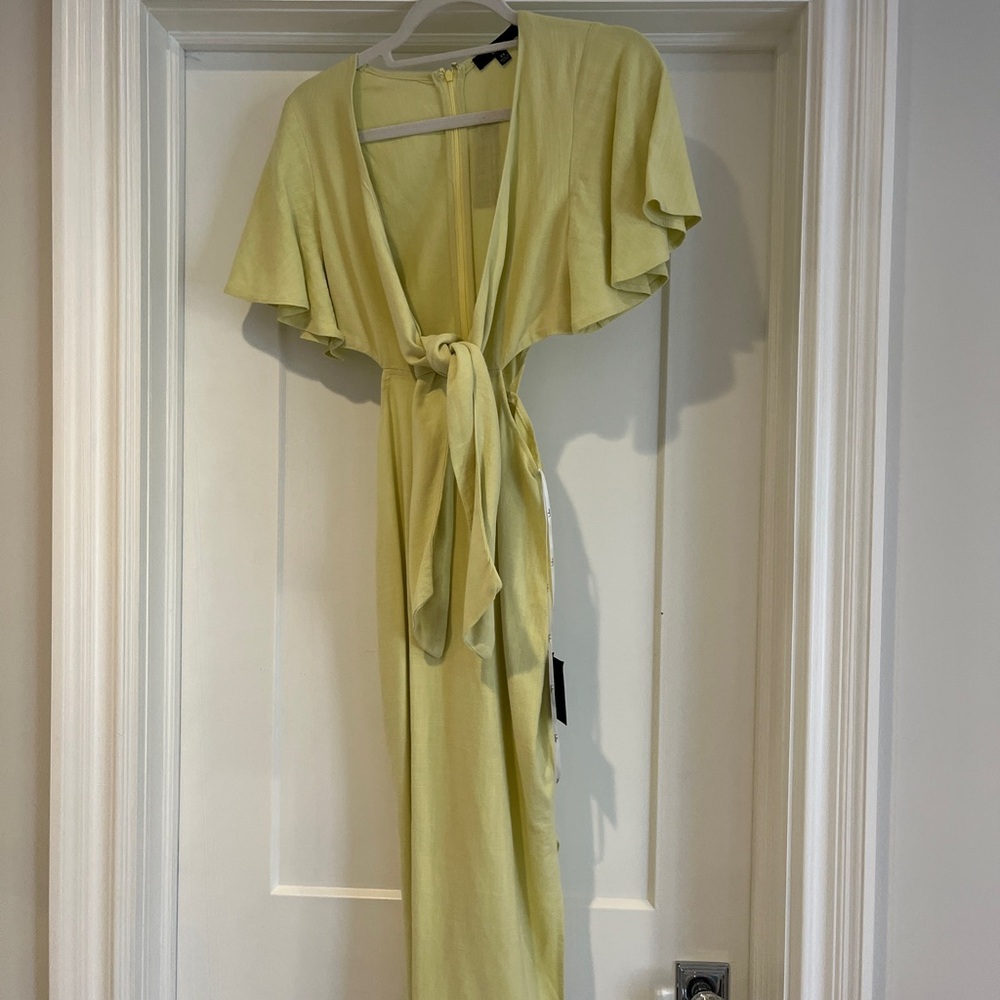 Lulu’s Summer Journey Light Green Tie-Front Cutout Midi Dress NWT